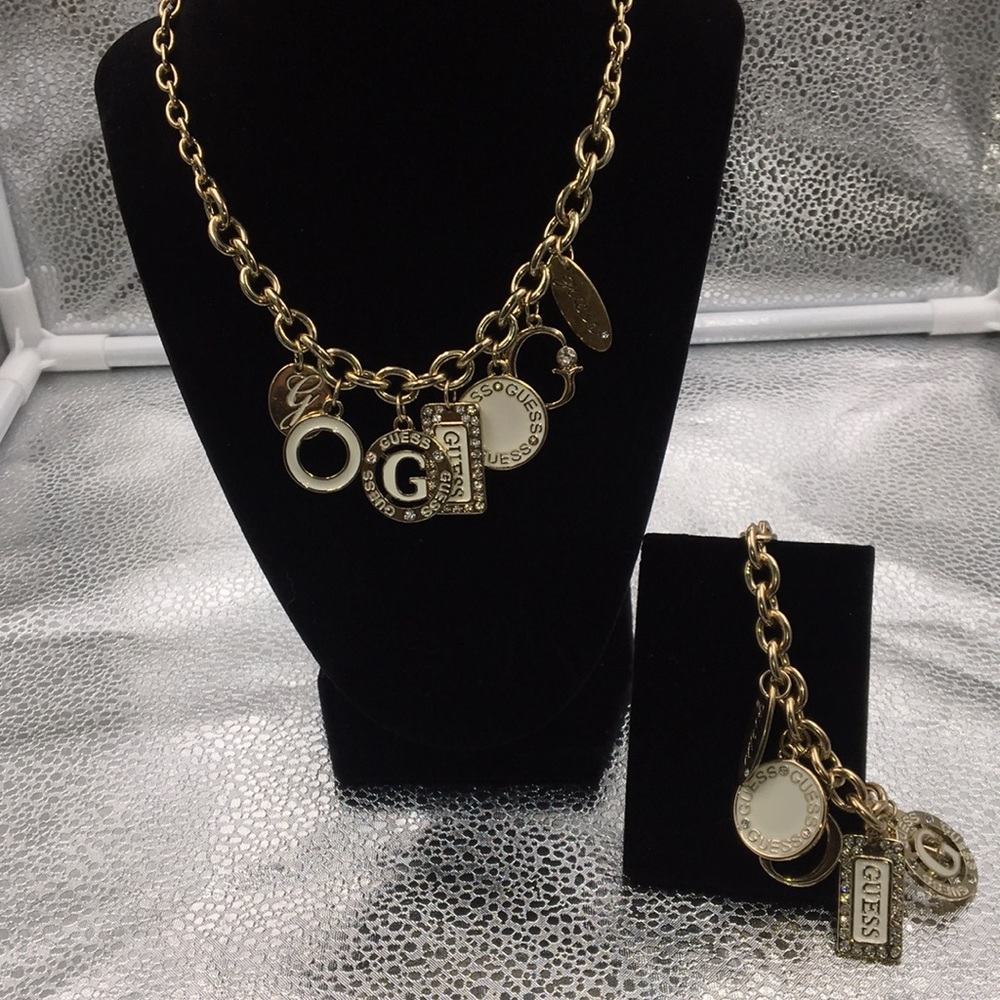 GUESS NECKLACE & BRACELET SET